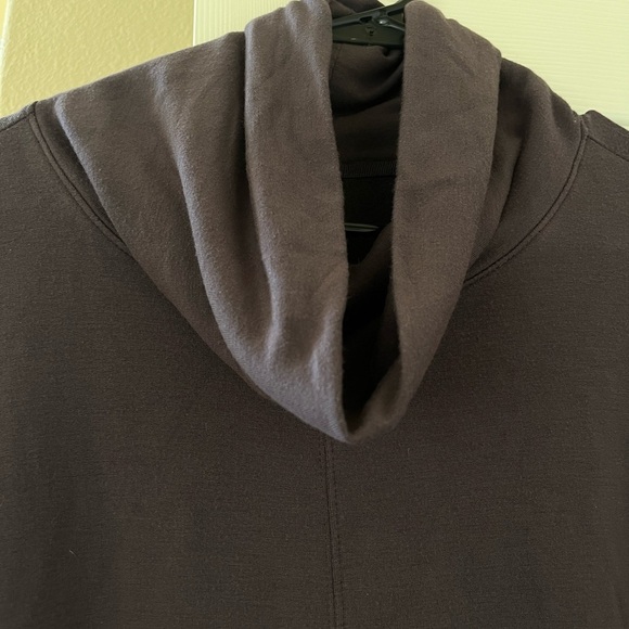 Athleta turtleneck purple pullover size Large - Picture 2 of 12